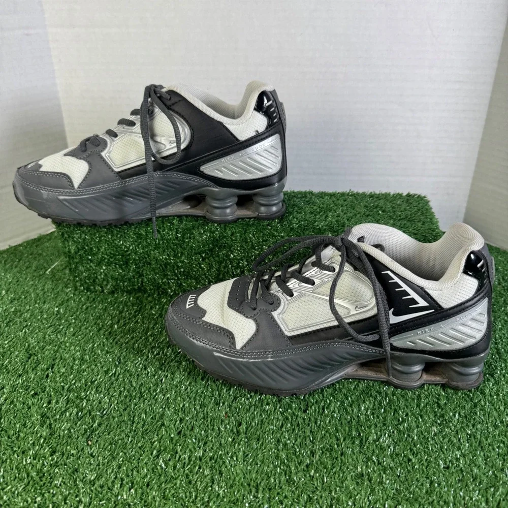 Nike Shox Enigma Womens Black Metallic Silver Grey Sneakers BQ9001-002 Size 7 - Picture 2 of 11